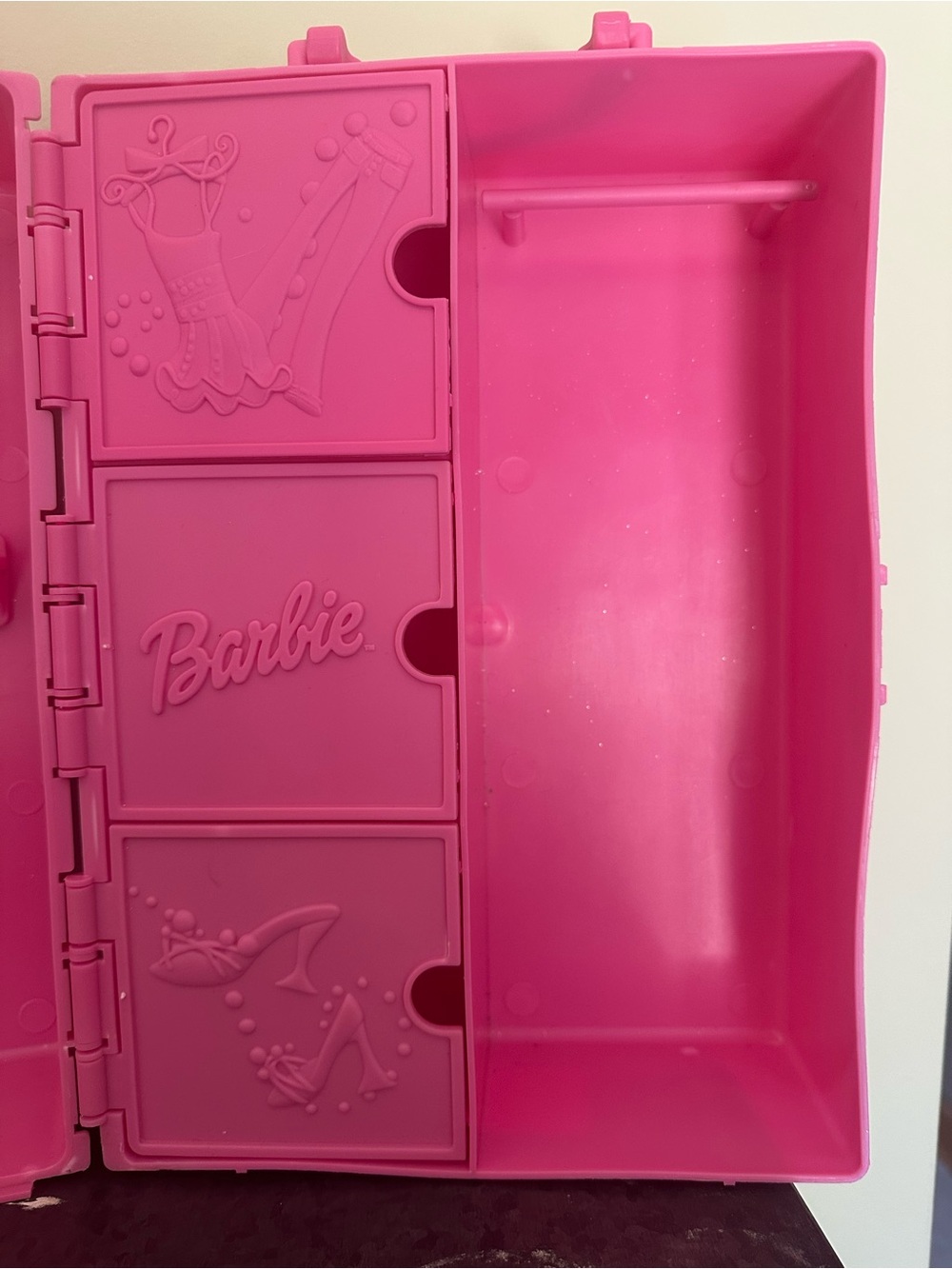 Vintage Barbie plastic doll trunk carrying case with handle compartments rack - Picture 6 of 7